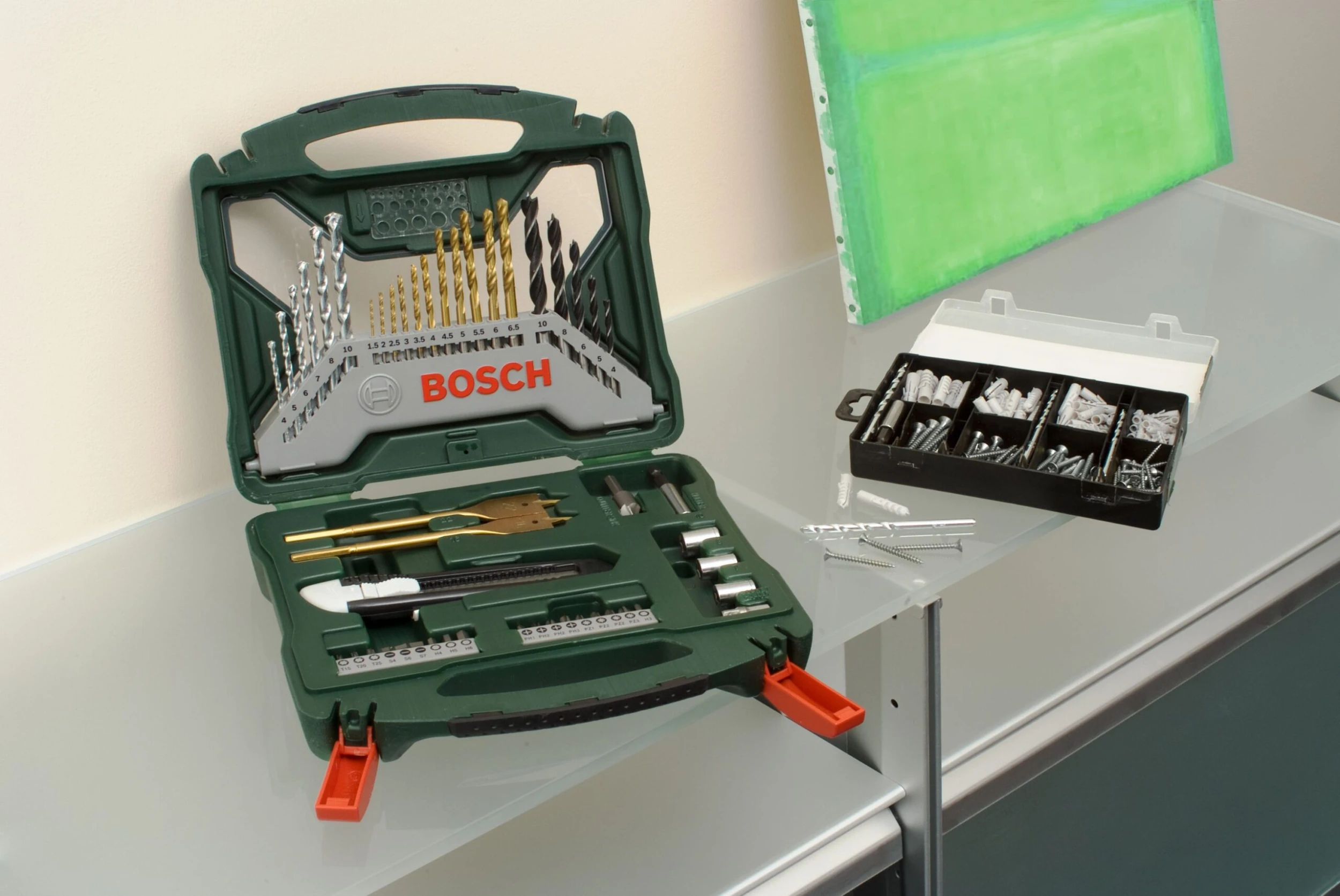 Bosch Bohr- Und Schrauberbit-Set + Dübel-Set, 173-teilig – Bild 4