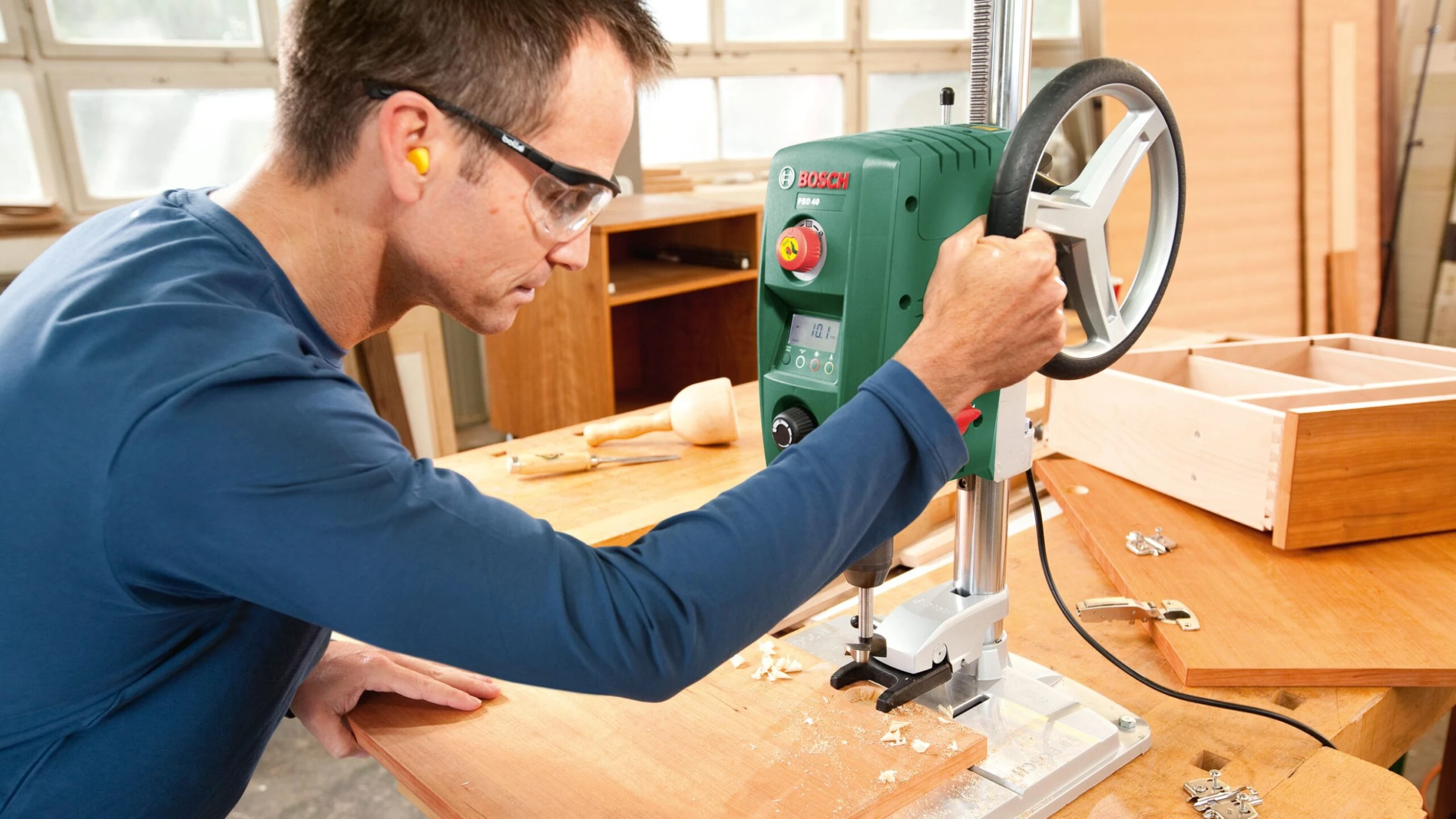 Bosch Tischbohrmaschine 710 Watt PBD 40 Im Karton – Bild 9